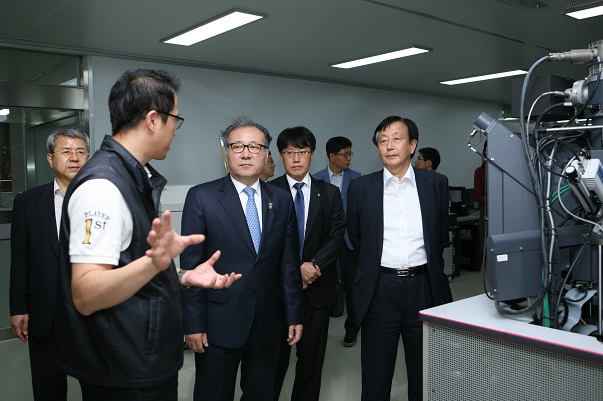 중소기업청장 뿌리산업기술연구소 방문2.jpg