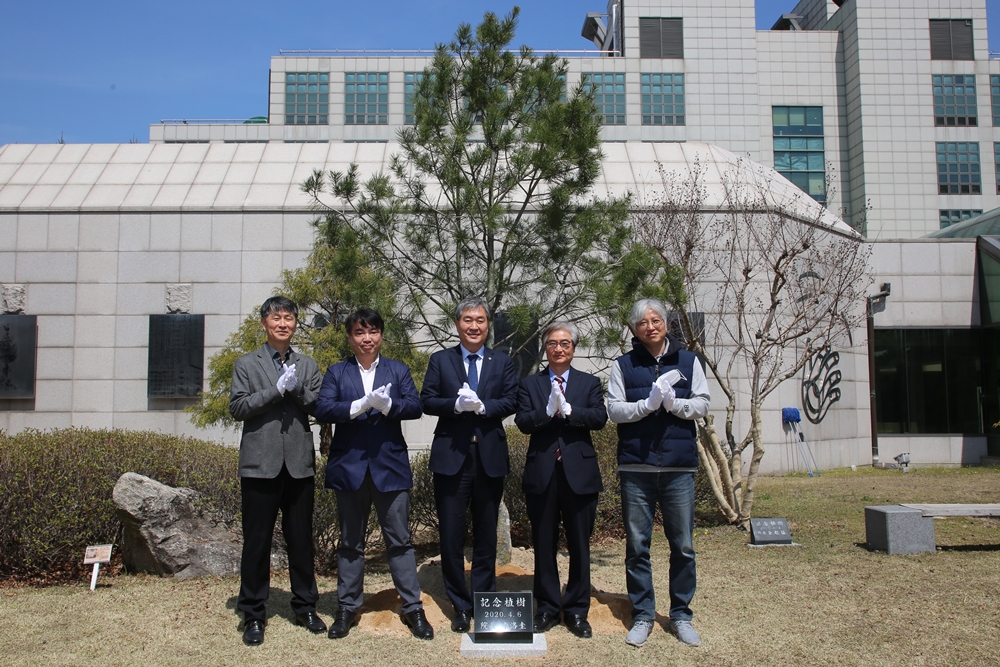 200406 식목행사003.JPG