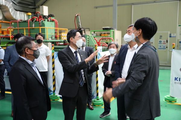 코로나19 대응 기업 연구현장 투어_포토뉴스.jpg