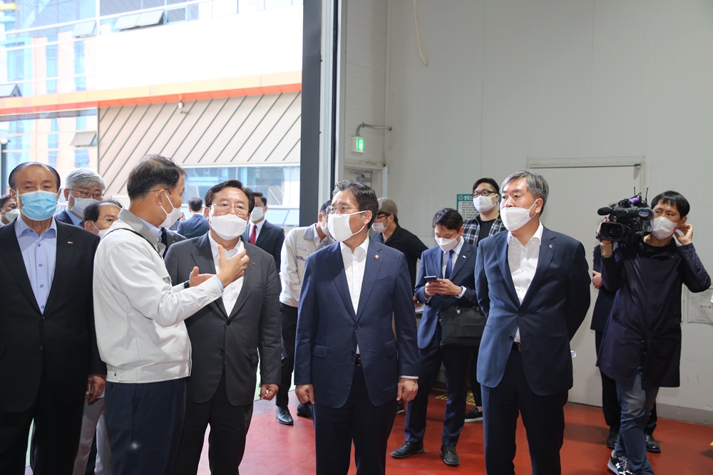 200528 뿌리기업 현장 방문 및 뿌리산업 발전협력 MOU 1.JPG