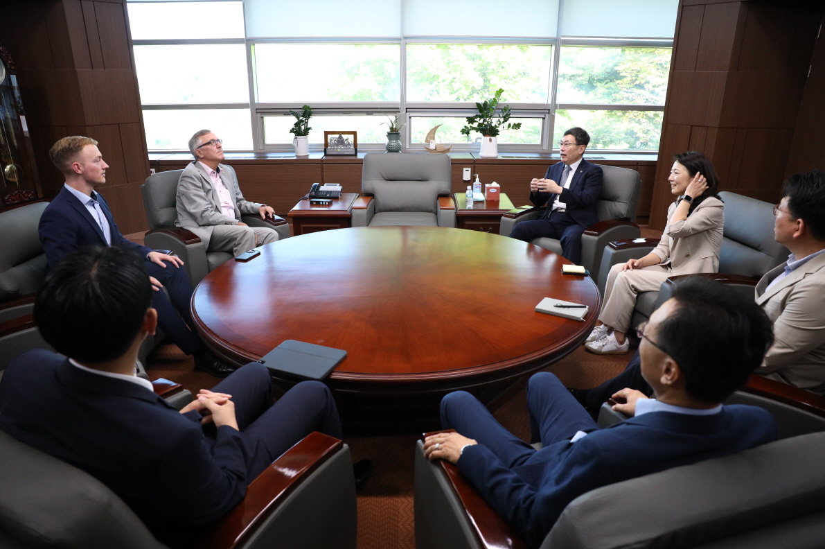 RWHT Aachen Univ MOU (1).JPG