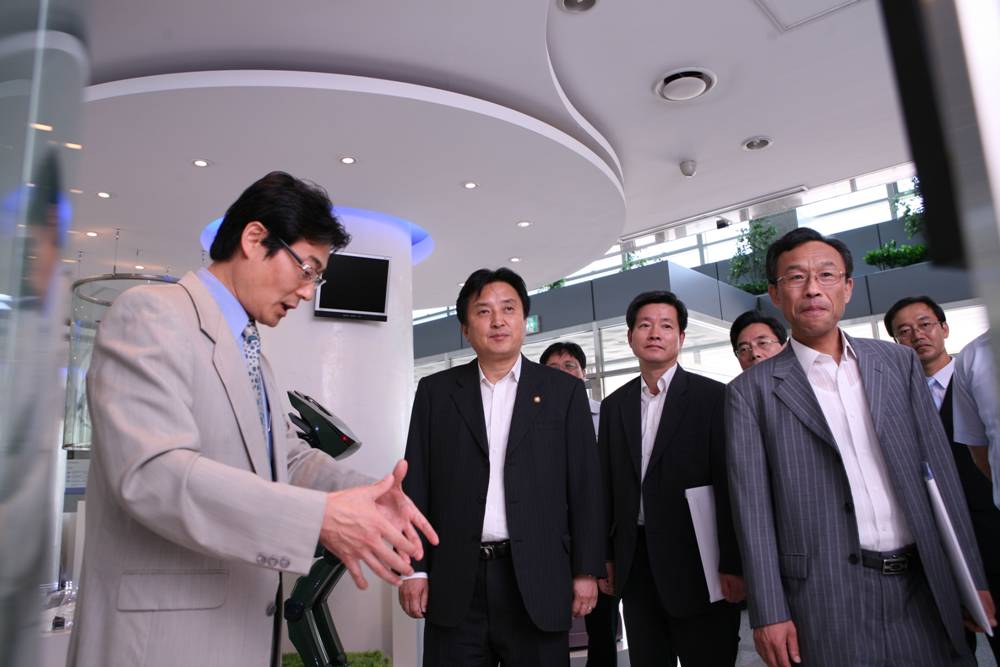 김영환 지경위원장방문.jpg