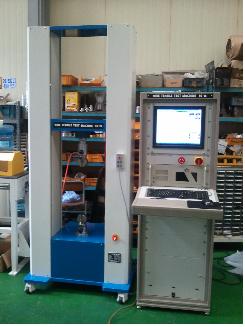 Universal material testing machine