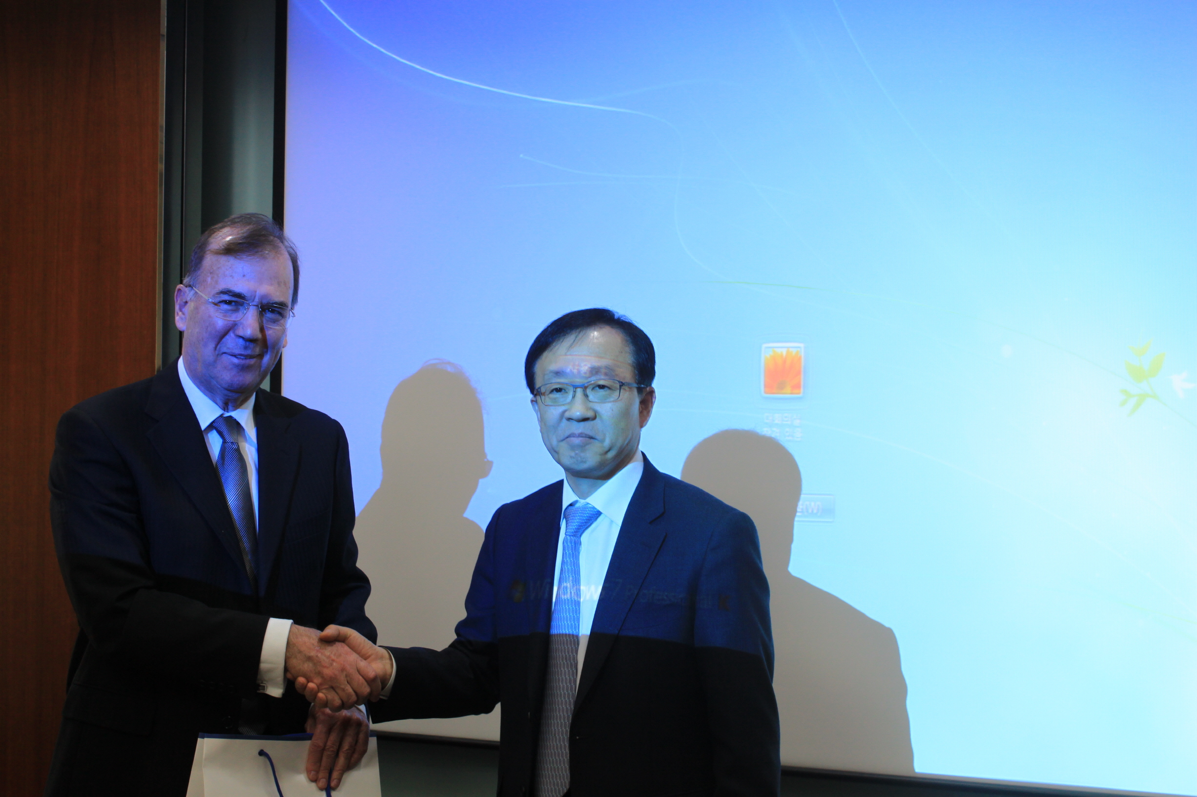 À̽º¶ó¿¤°æÁ¦»ê¾÷ºÎ (3)