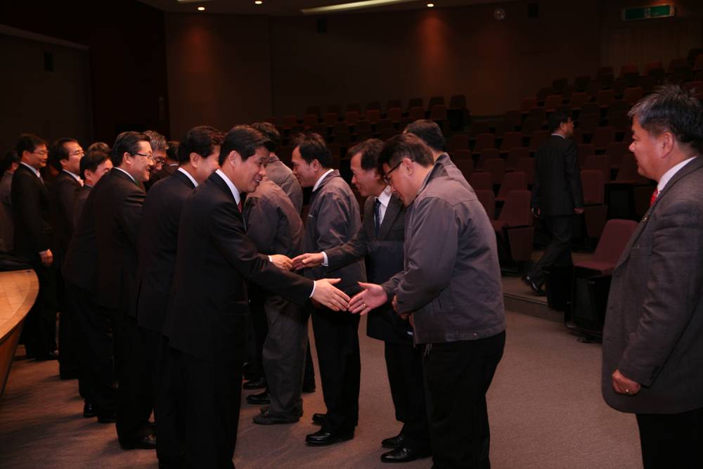 [11. 01. 03] 2011⵵ ù2